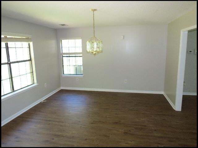 Building Photo - 9803 Pinnacle Valley Rd