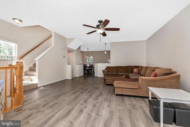 Building Photo - 1742 Trestle St