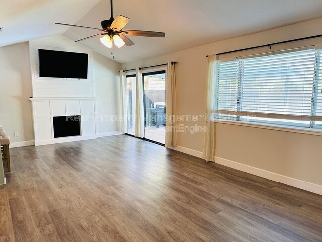 Building Photo - 3095 Anderson Ave