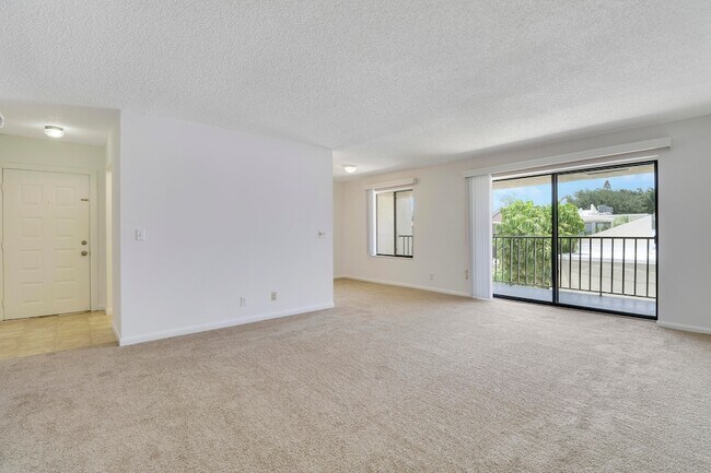 Building Photo - 150 Pineview Rd