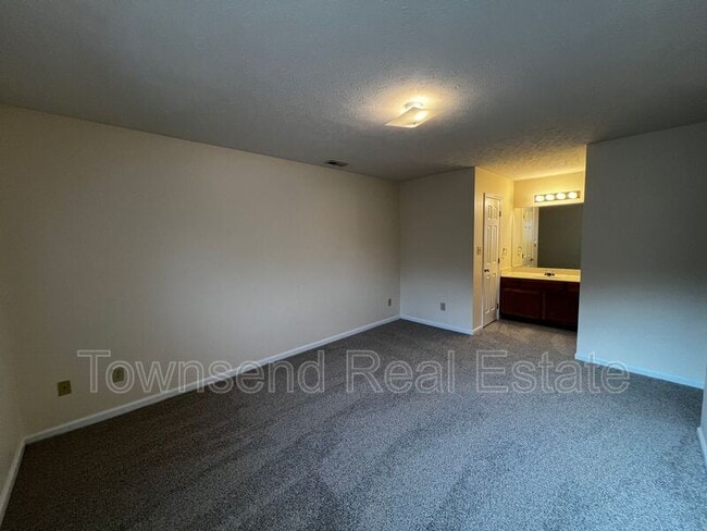 Building Photo - 1031 Ancestry Dr