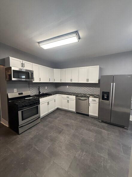 Building Photo - 1322 Madison St