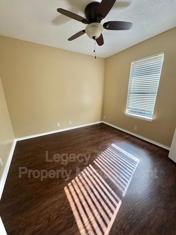 Building Photo - 1208 Lindsey Ln