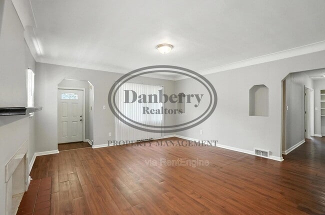 Building Photo - 822 Searles Rd