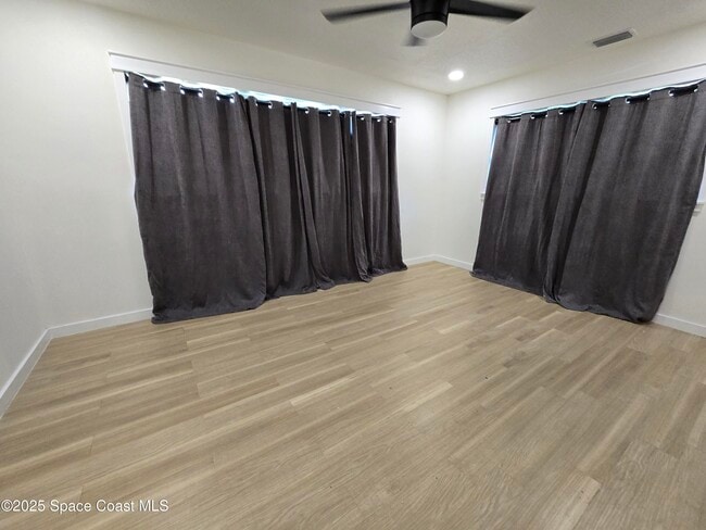 Building Photo - 2417 Colonial Dr