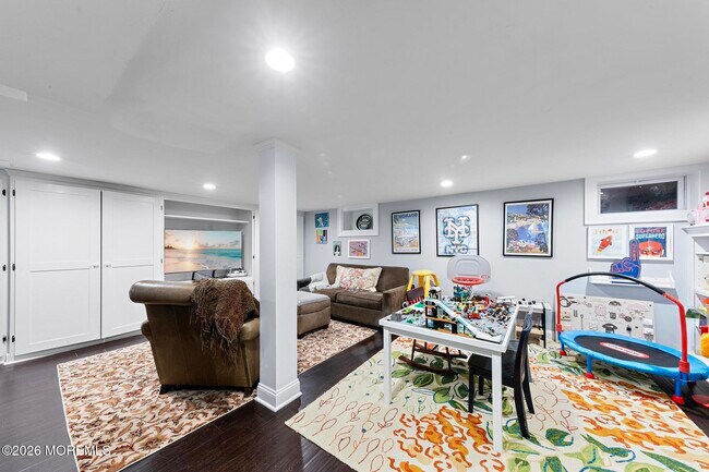 Building Photo - 49 Jackson St