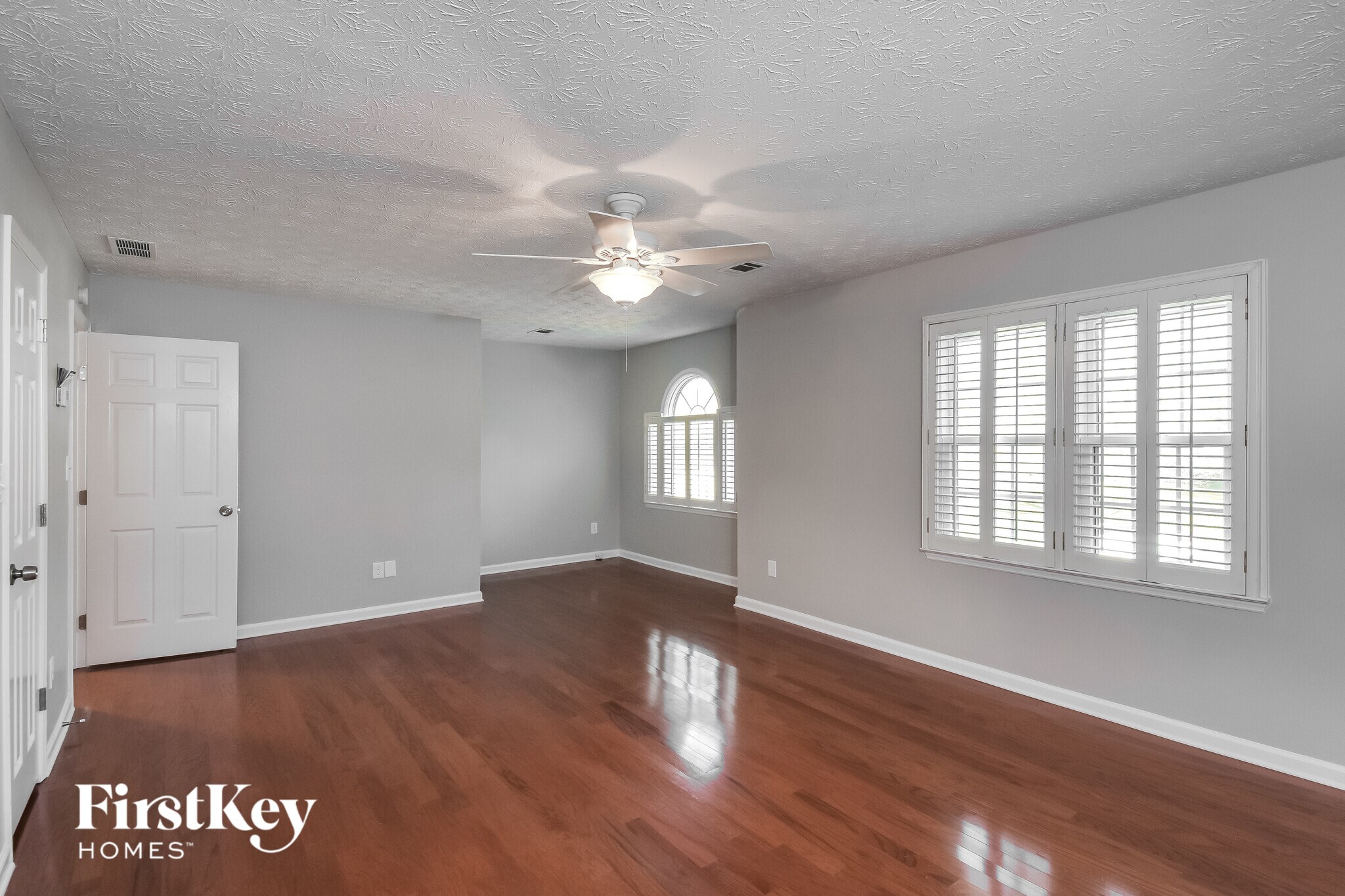 Building Photo - 3601 Robinson Walk Dr