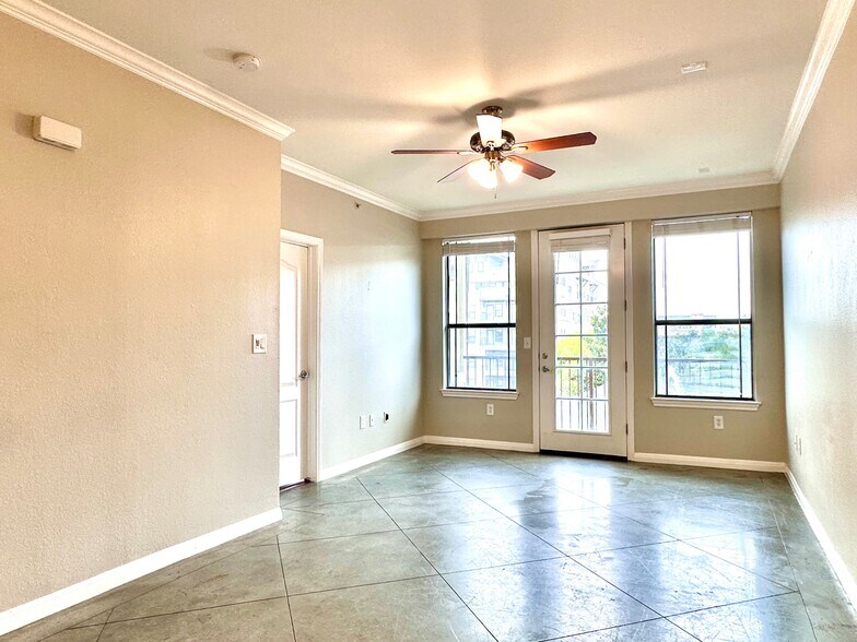 Building Photo - 2505 San Gabriel