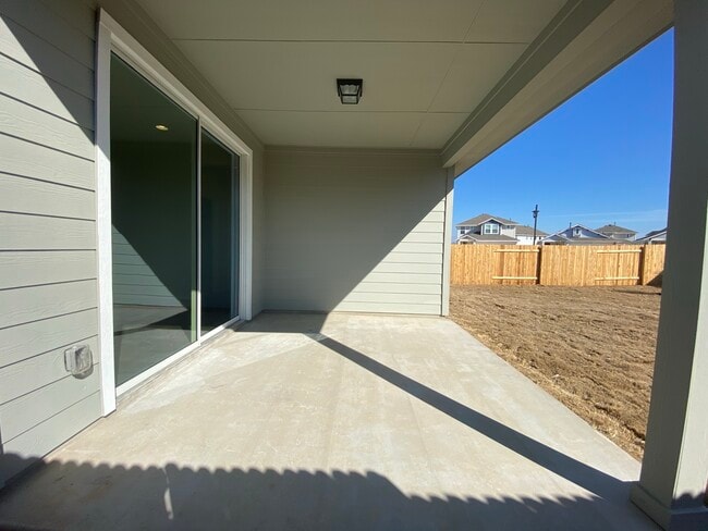 Building Photo - 384 Gaida Loop