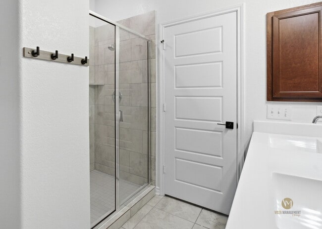 Building Photo - Spacious 4-Bedroom Home for Lease in Champions Manor – Medina Valley ISD!