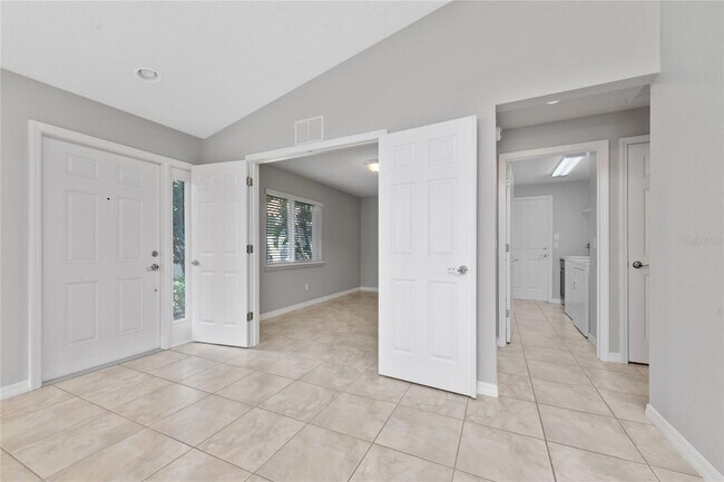 Building Photo - 12208 Pescara Ln