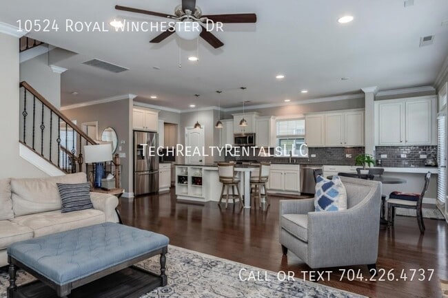 Building Photo - 10524 Royal Winchester Dr