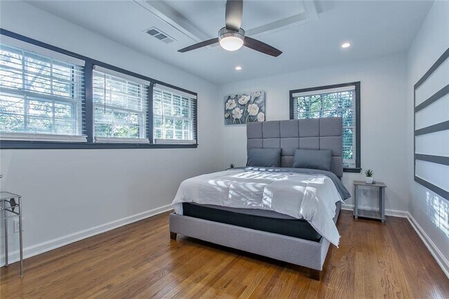 Building Photo - 6680 Williamson Dr NE