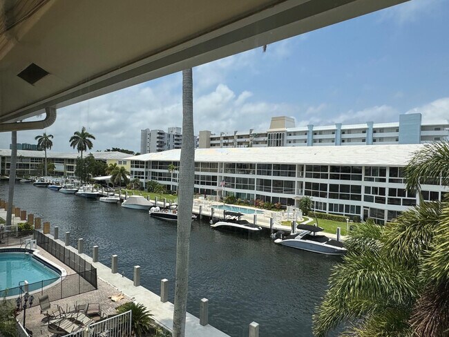 Primary Photo - 3051 NE 47th Ct