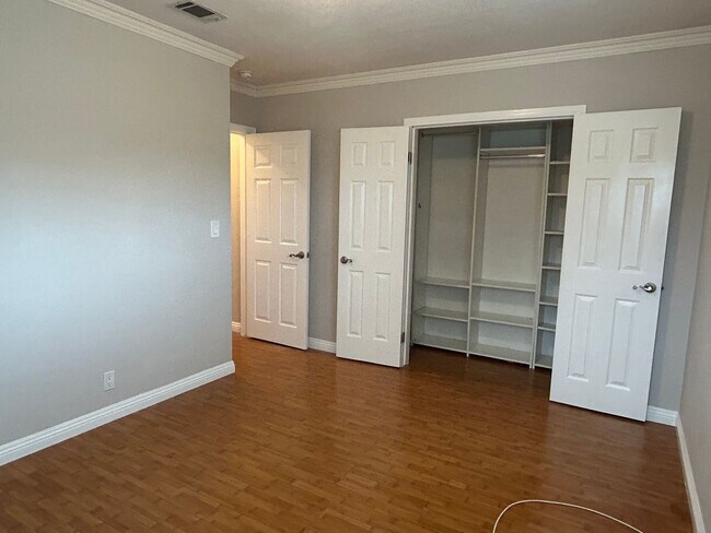 Building Photo - Spacious 4-Bedroom House for Rent in Monterey Park Quiet Neighborhood