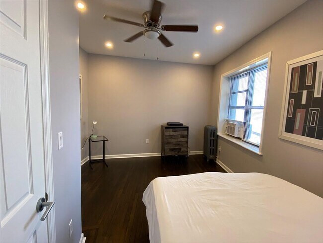 Building Photo - 2 Nicholas St