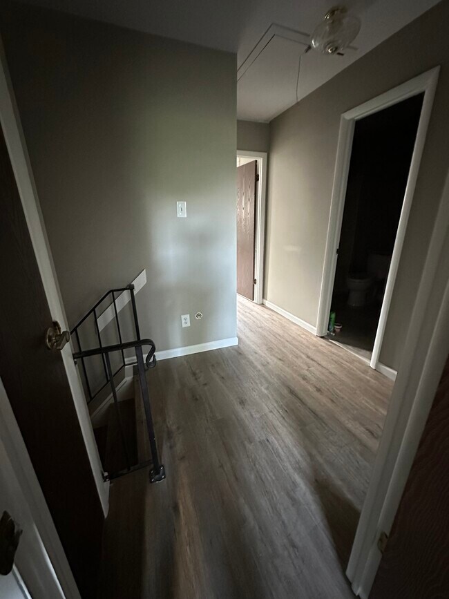 Upstairs hallway - 887 Williams Pl