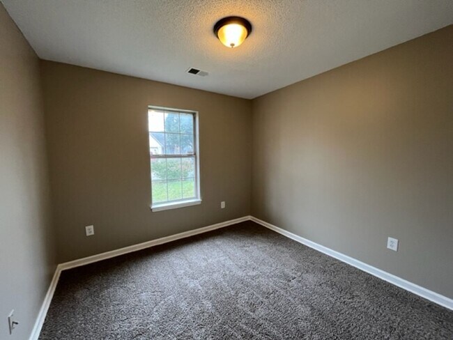 Building Photo - Renovated 3 Bedroom 2 Bath Home for Rent!!