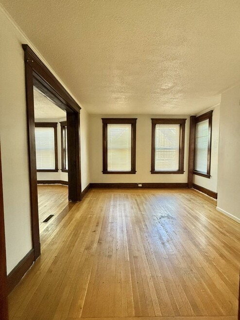 Building Photo - 322 Edgewood Ave