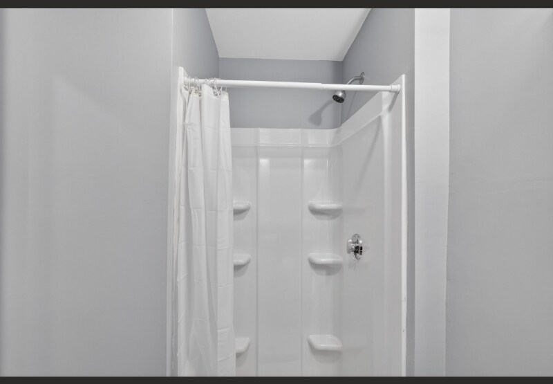 Building Photo - 122 Brookside Ave