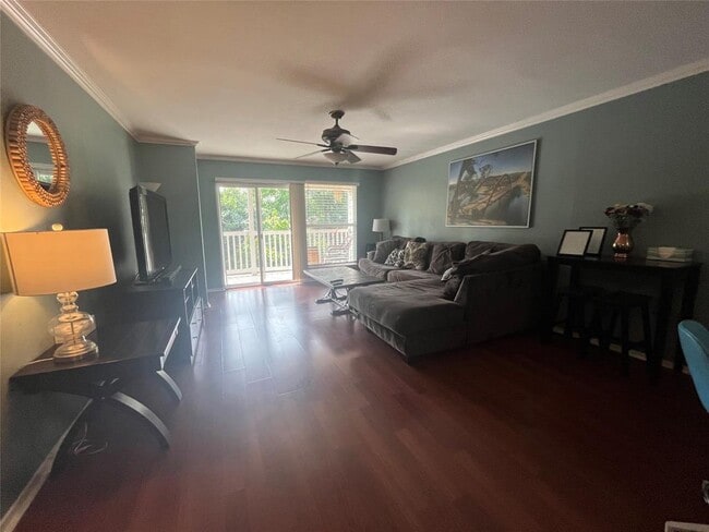 Building Photo - 1818 S Lakeshore Blvd