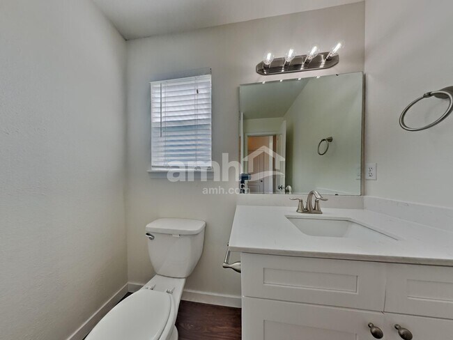 Building Photo - 1405 W Chance Ct