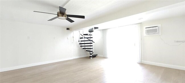 Building Photo - 255 Capri Cir N