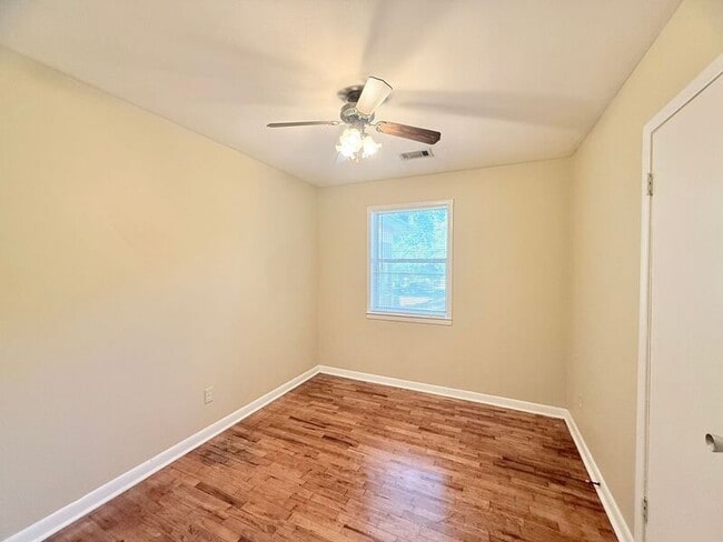 Building Photo - 8920 Lewis St