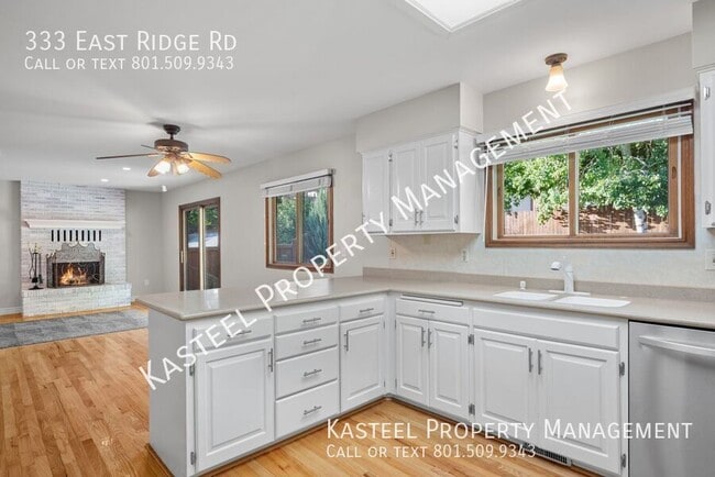 Building Photo - 333 E Ridge Rd