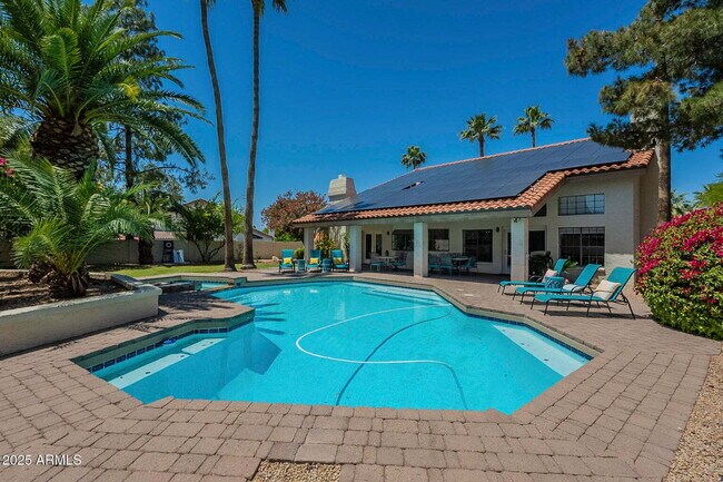 Building Photo - Long Term Luxury Furnished Rental, also av...
