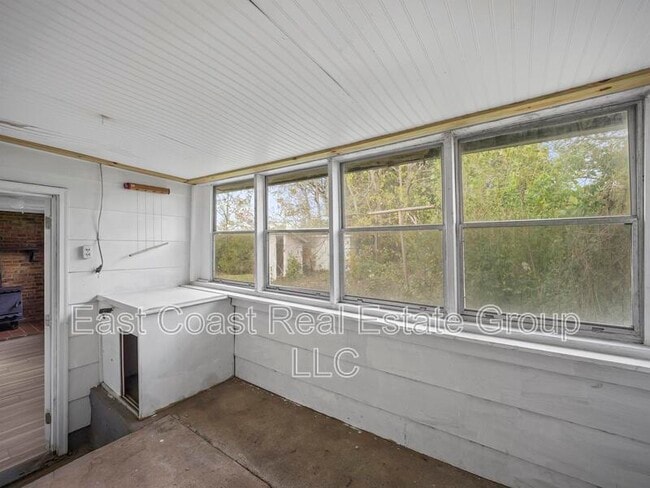 Building Photo - 528 Hack Wilson Way