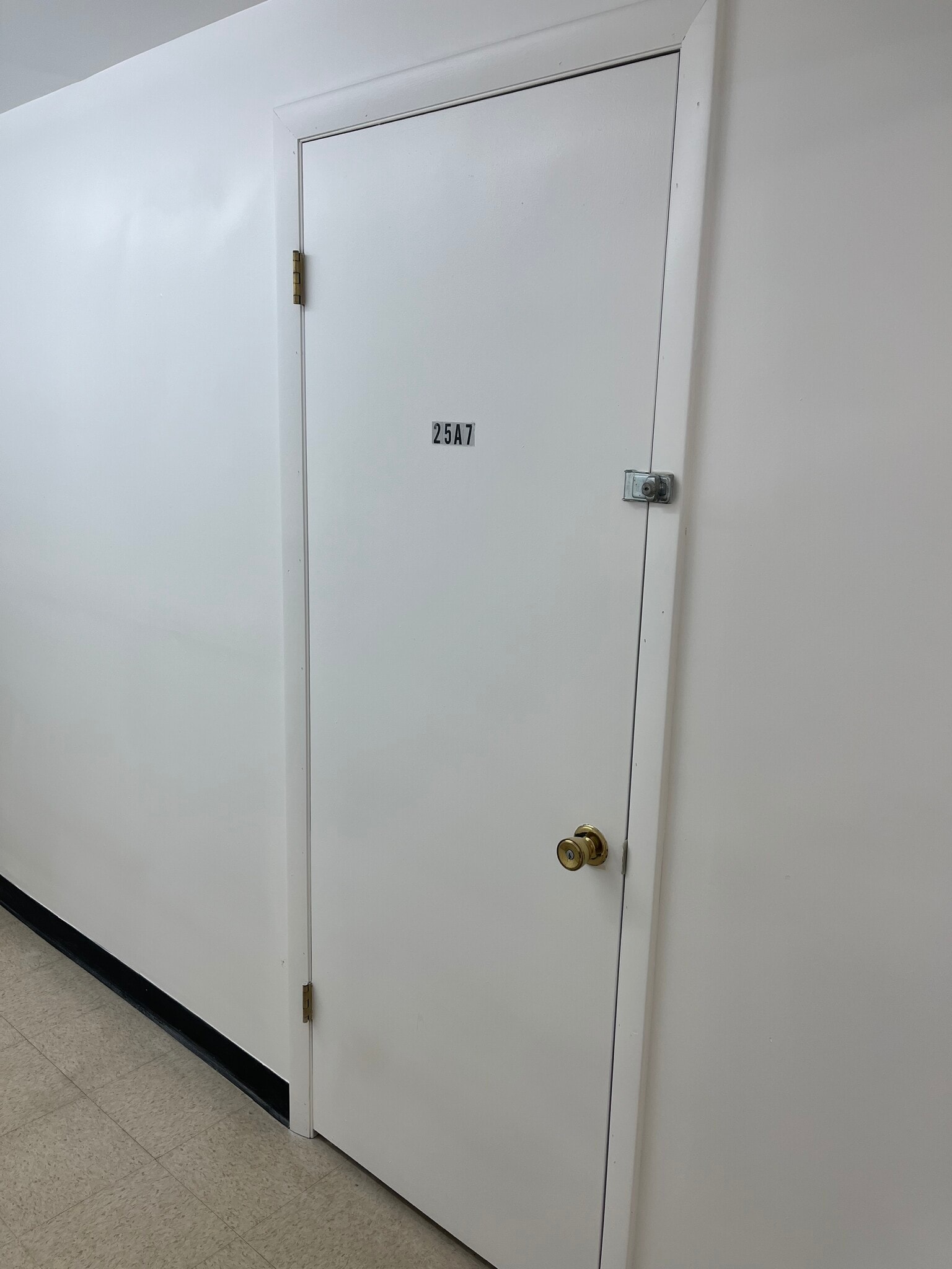 Building Photo - 25A Pine Ln