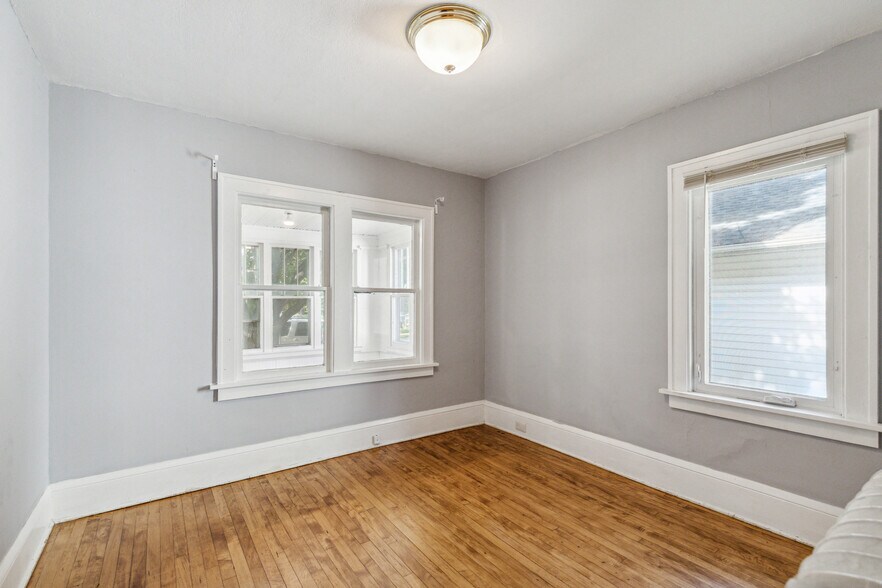 Building Photo - 1583 Jefferson Ave