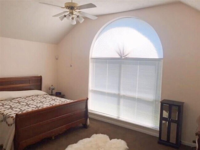 Building Photo - 23223 Diamond Knoll Ct