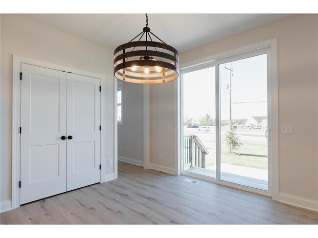 Building Photo - 10226 Arrowwood Path