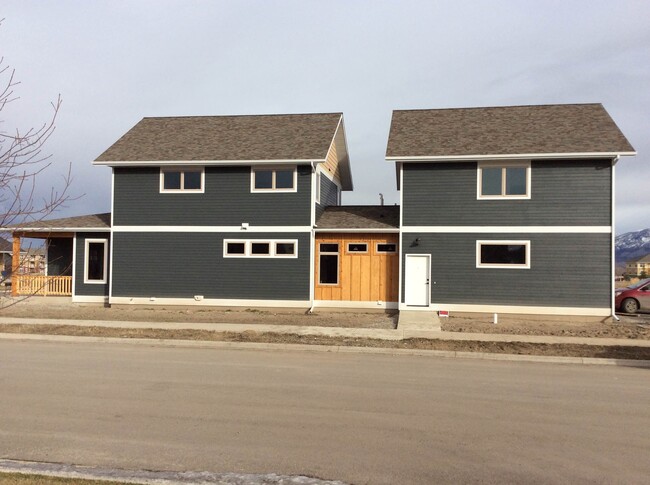 Building Photo - 3308 Sora Way