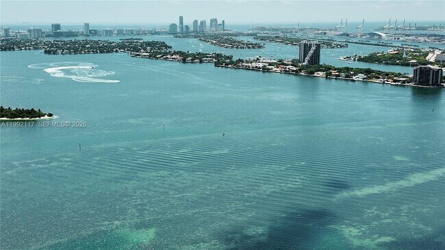 Building Photo - 711 NE 23rd Terrace