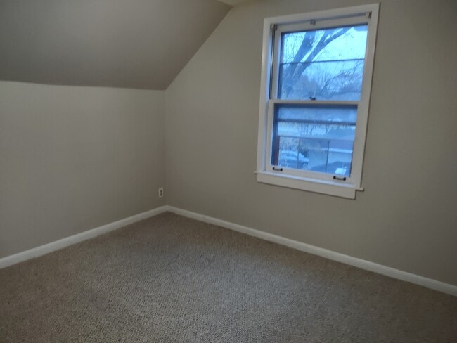 Building Photo - 5056 Jarvis Ave