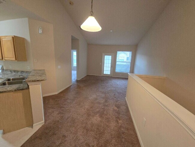 Building Photo - "Charming 1-Bedroom Condo Retreat in Tampa's Serene Villa View Circle"