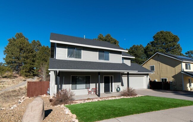 Building Photo - Westside 4 Bed, 2.5 Bath House with A/C & 2-Car Garage Near NAU & CCC! Students & Pets OK! Aug 10th!