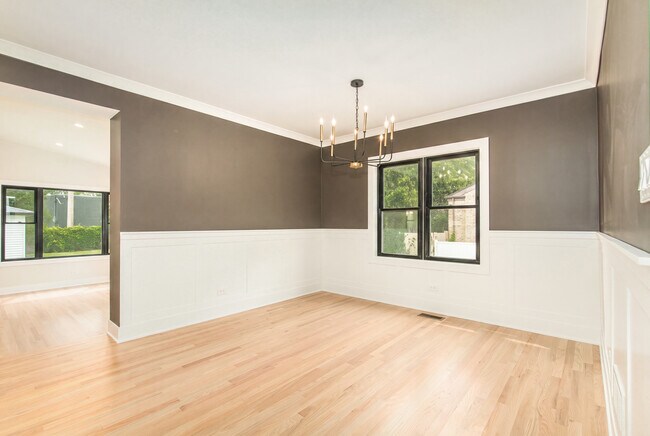Building Photo - 7111 N Mason Ave