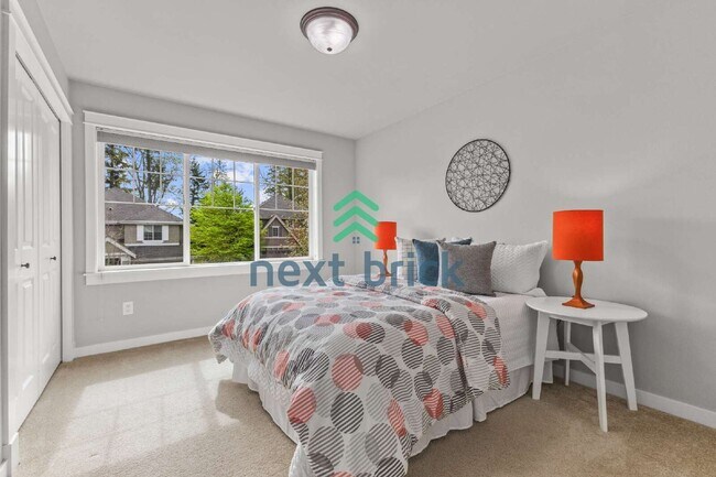 Building Photo - Spacious 4-Bed, 4-Bath Retreat in Sammamish – 3300 Sq Ft of Comfort and Style!