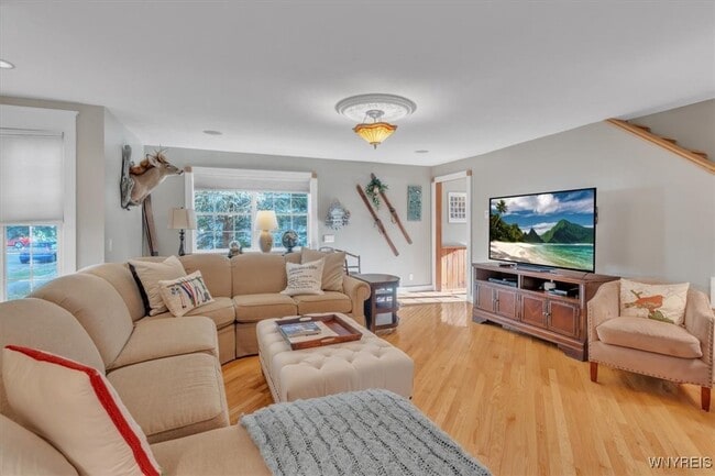 Building Photo - 29 Monroe St