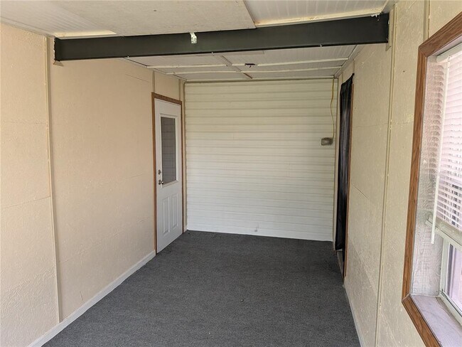 Building Photo - 9289 Scepter Ave