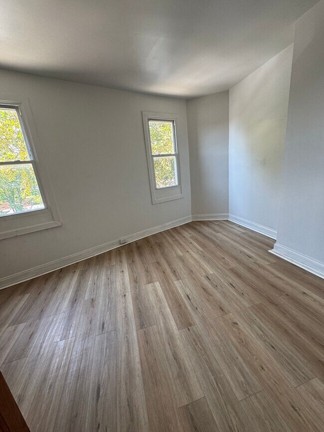 Building Photo - 4716 Woodland Ave