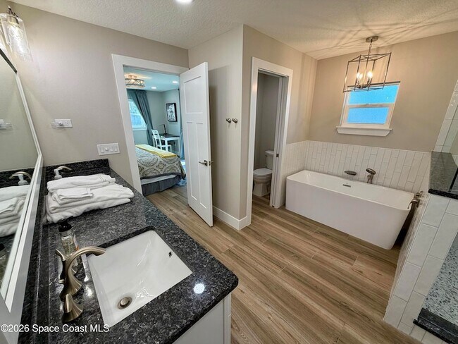 Building Photo - 140 Norwood Ave