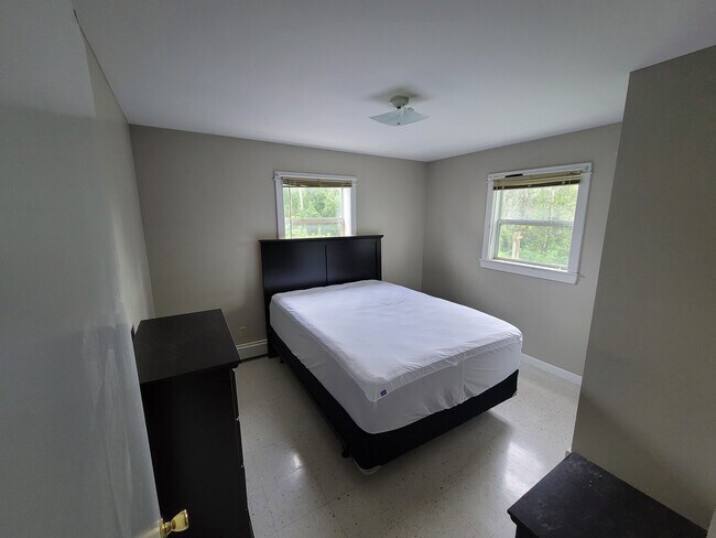 Building Photo - 93 Market St