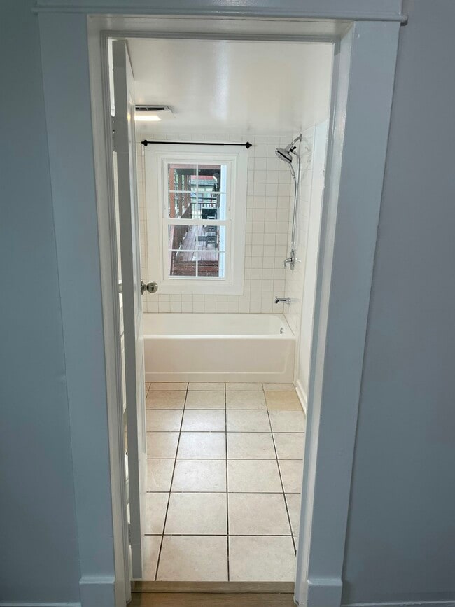 Building Photo - 201 Union St