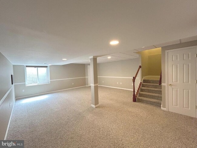 Building Photo - 122 Providence Ln