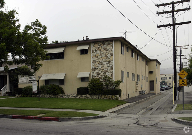 Building Photo - Adams Apartments